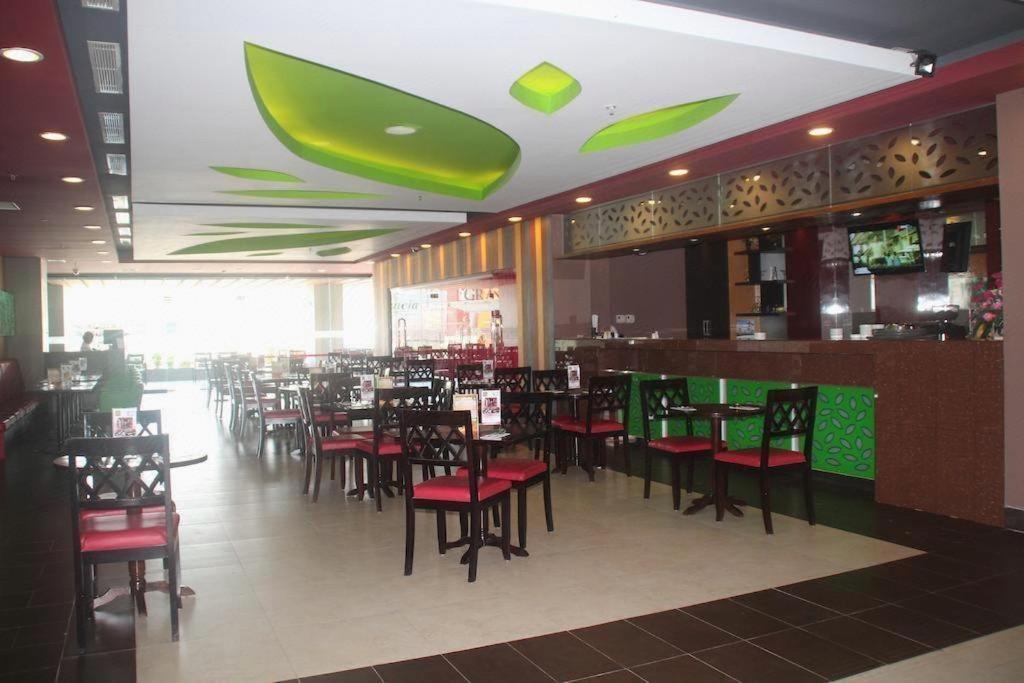 Grand Abe Hotel Jayapura Kültér fotó